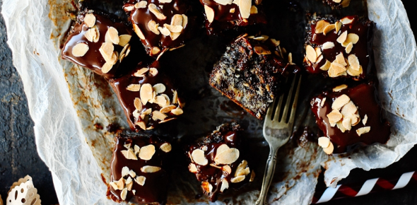 Ekspresowy makowiec z jabłkami