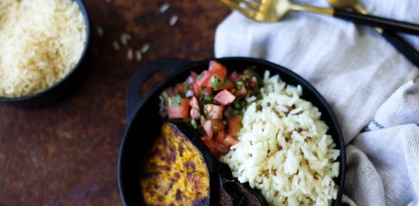 Smażone bakłażany z ryżem <br/> i salsą z pomidorów