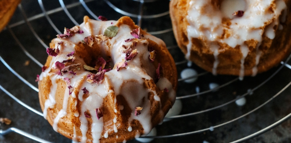 Ciasto drożdżowe z waniliowym lukrem