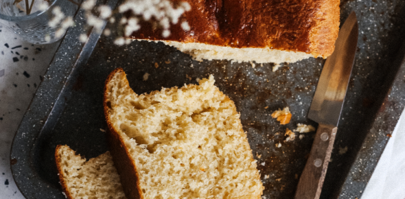 Brioszka z wodą z kwiatów pomarańczy