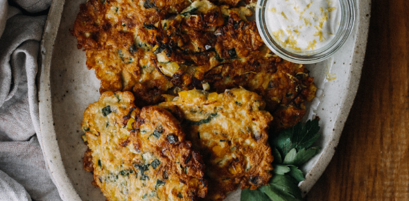 Szybkie placki z kapusty, papryki i cukinii