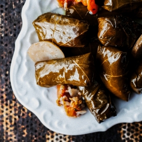 Gołąbki w liściach winogron