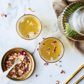 Miętowa zielona herbata z różą