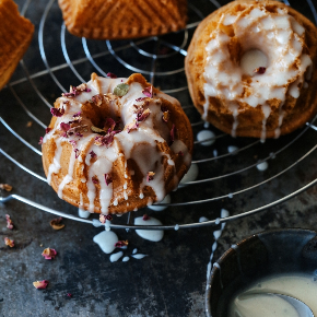 Ciasto drożdżowe z waniliowym lukrem