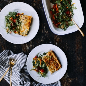 Pieczony omlet z cukinią i papryką