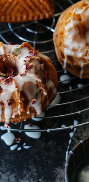 Ciasto drożdżowe z waniliowym lukrem