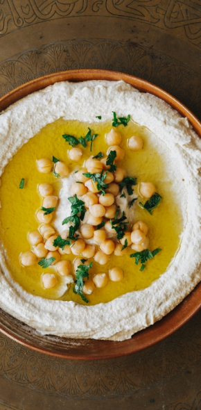 Kremowy i puszysty hummus
